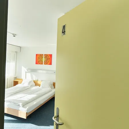 Erlebnisland Grizzlybaer * Langenbuhl