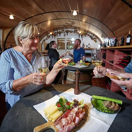 Hotel Erlebnisland Grizzlybaer Langenbuhl